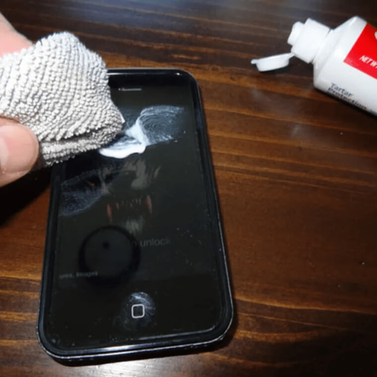 A Squeeze Of Toothpaste To Remove Scratches