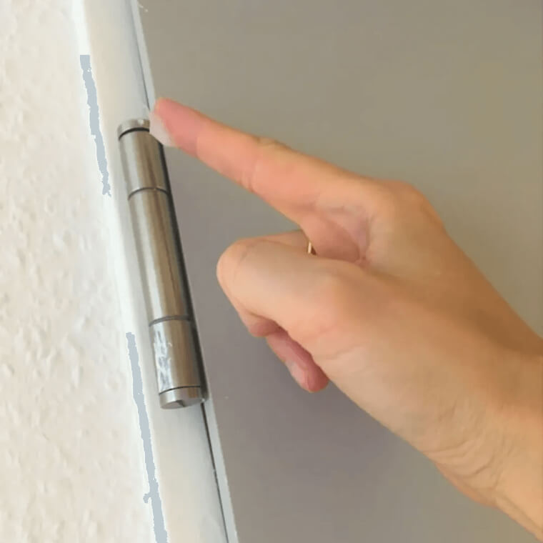 Fix Hinges With Vaseline