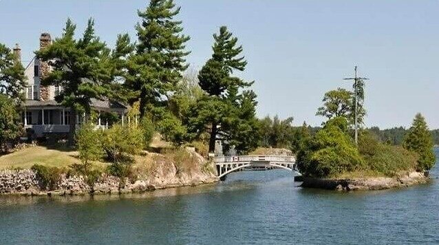 The World's Shortest Bridge Connects Canada to a New Yorker's Backyard