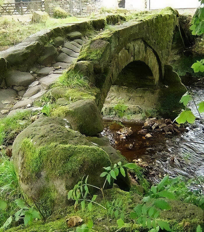 An 800 Year-Old Packhorse Bridge in the United Kingdom
