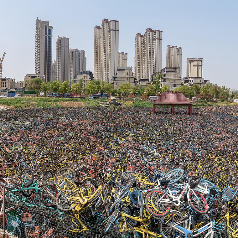 What Happens When an Ultra-Popular Hobby Falls Out of Popularity Overnight